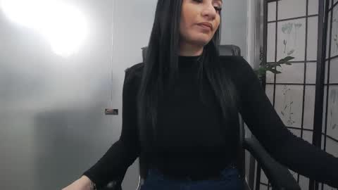 Yara online show from 04/21/26, 03:02