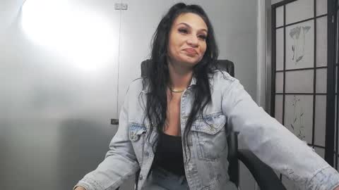Yara online show from 05/20/26, 02:51