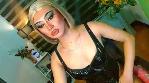 miss yasii online show from 04/19/26, 01:54