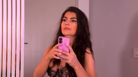 Yasmina  online show from 12/01/25, 04:06