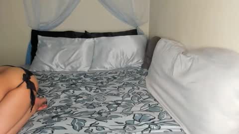 Yasmina online show from 04/25/26, 07:44