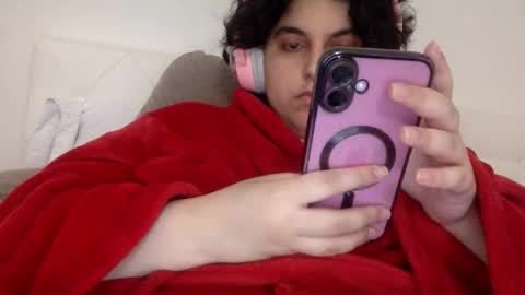 Snapshot of yasminebbyxx chatting on 03/17/26, 11:02 yasminebbyxx online show from 03/17/26, 11:02