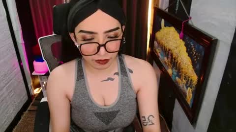 Snapshot of yassiered chatting on 07/11/26, 12:57 yassiered online show from 07/11/26, 12:57