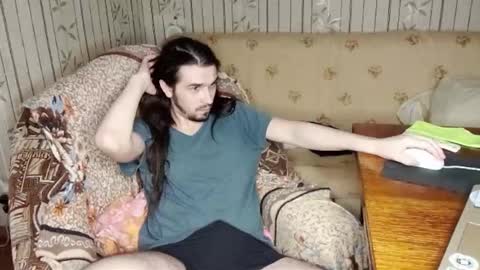 Snapshot of yatocka chatting on 12/17/25, 05:35 Sven online show from 12/17/25, 05:35