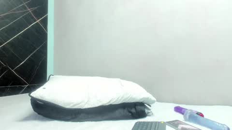 yaya____ online show from 01/14/25, 03:57