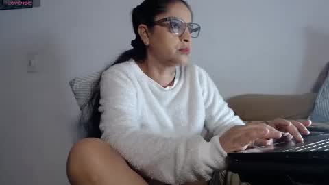 yaya____ online show from 02/23/26, 09:45