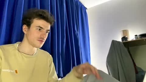 yayay333 online show from 04/11/26, 11:09