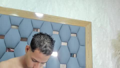 yayi derek  online show from 11/23/25, 11:43