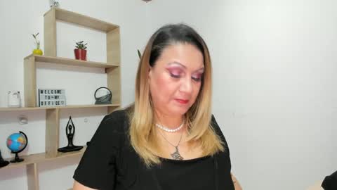 yayita online show from 10/11/25, 01:20