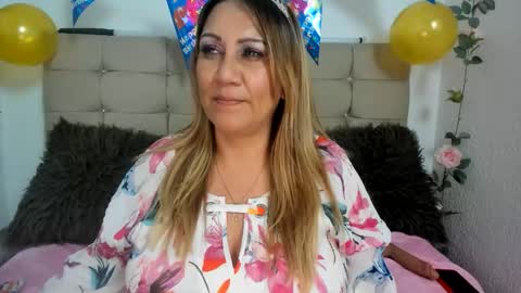 Snapshot of yayita_mature chatting on 06/11/26, 12:32 yayita online show from 06/11/26, 12:32