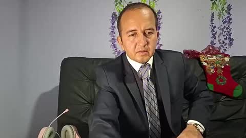 Snapshot of yazfore chatting on 11/24/25, 03:45 Hazzan online show from 11/24/25, 03:45