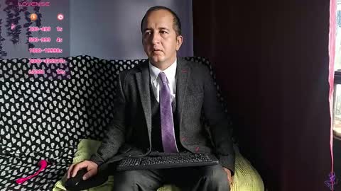 Snapshot of yazfore chatting on 12/02/25, 02:12 Hazzan online show from 12/02/25, 02:12