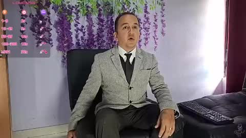 Hazzan online show from 06/08/26, 01:22