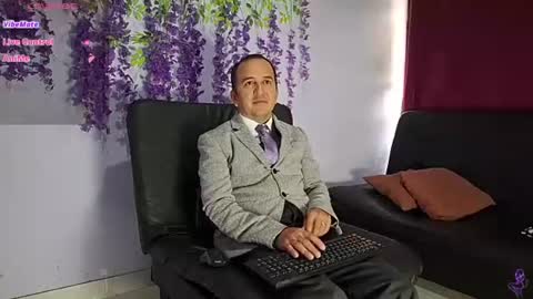 Hazzan online show from 06/17/26, 02:40