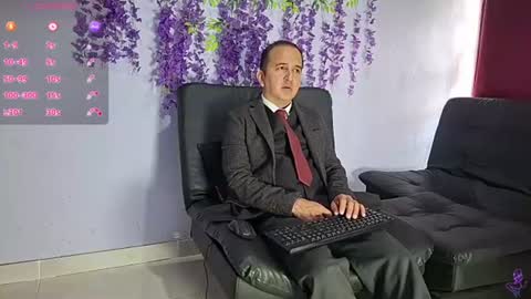 Snapshot of yazfore chatting on 06/18/26, 02:10 Hazzan online show from 06/18/26, 02:10