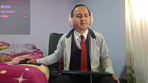 Snapshot of yazfore chatting on 07/24/26, 12:36 Hazzan online show from 07/24/26, 12:36