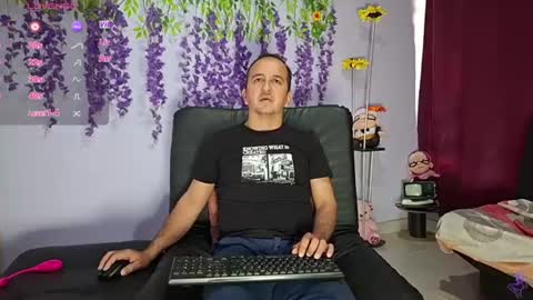 Snapshot of yazfore chatting on 08/01/26, 03:00 Hazzan online show from 08/01/26, 03:00