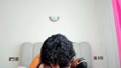 yazmin_rochae online show from 05/22/26, 08:32
