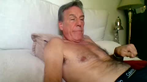 yeah_baby6988 online show from 04/19/26, 10:56