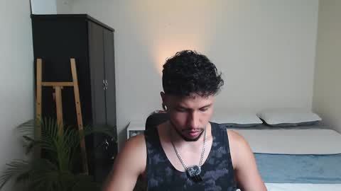 yeff online show from 04/12/26, 01:10