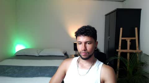 Snapshot of yeff_stone chatting on 05/19/26, 11:44 yeff online show from 05/19/26, 11:44