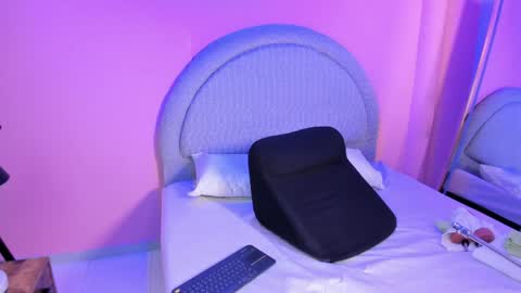 yeika_foxy online show from 04/15/26, 12:01