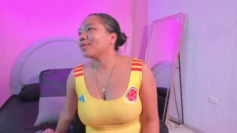 yeika_foxy online show from 06/17/26, 11:23