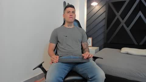 Snapshot of yeiko_romero_ chatting on 01/10/25, 11:18 YEIKO ROMERO online show from 01/10/25, 11:18