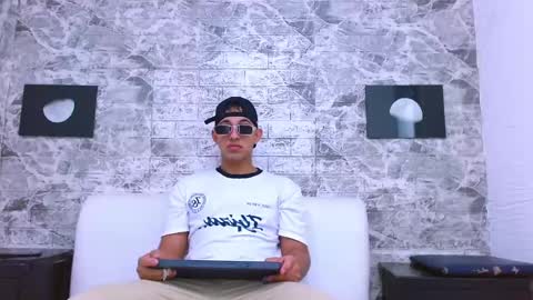 Yeison online show from 11/12/25, 10:15