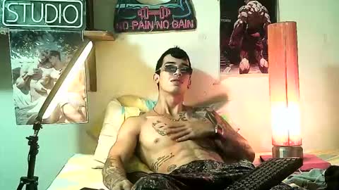 yeisoncastellanos1999 online show from 11/11/25, 02:11