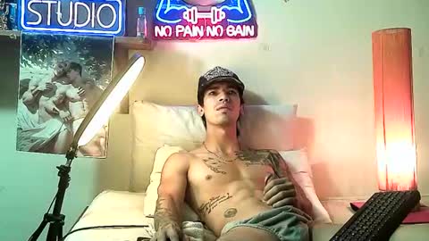 yeisoncastellanos1999 online show from 11/30/25, 08:24