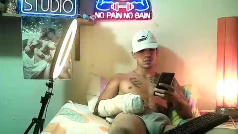 yeisoncastellanos1999 online show from 01/14/26, 01:17