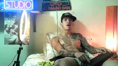 yeisoncastellanos1999 online show from 03/25/26, 03:51