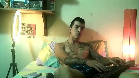 Snapshot of yeisoncastellanos1999 chatting on 05/22/26, 12:33 yeisoncastellanos1999 online show from 05/22/26, 12:33
