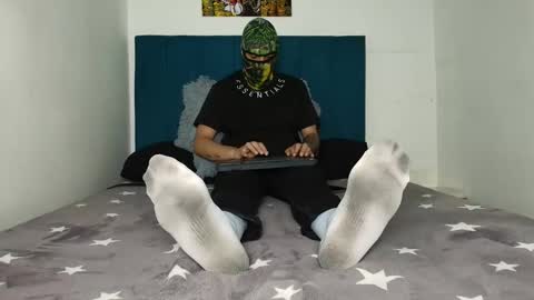 yeisongomezz online show from 12/16/25, 08:36