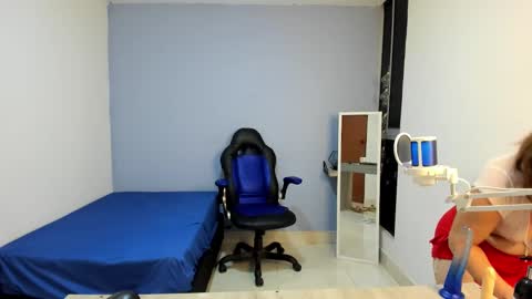 yelena03 online show from 01/31/25, 08:33