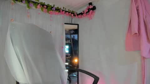 YELINA online show from 03/04/26, 11:11