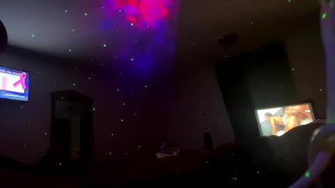 Snapshot of yelladaniella chatting on 10/06/25, 08:34 Ella Ts online show from 10/06/25, 08:34