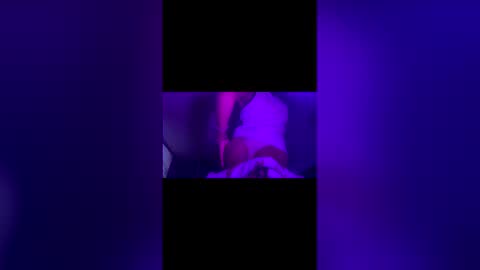 Snapshot of yelladaniella chatting on 01/14/26, 06:52 Ella Ts online show from 01/14/26, 06:52