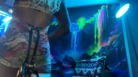 Ella Ts online show from 04/19/26, 04:56