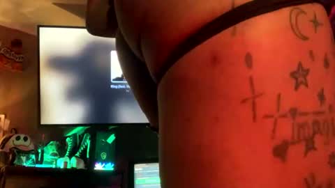 Snapshot of yelladaniella chatting on 07/19/26, 09:29 Ella Ts online show from 07/19/26, 09:29