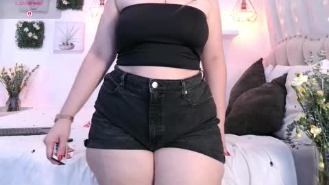 yellow_lily online show from 09/17/25, 02:08