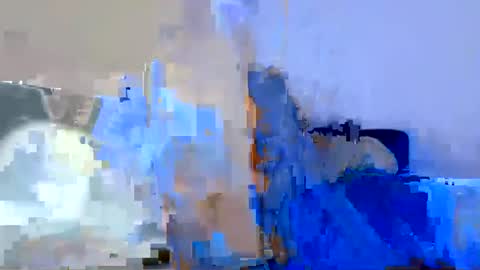 Snapshot of yellowcouple2 chatting on 12/26/24, 08:18 yellowcouple2 online show from 12/26/24, 08:18