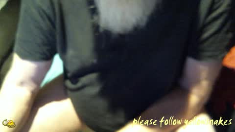 Snapshot of yellowsnakes chatting on 10/20/25, 03:51 . y e l l o w s n a k e s . online show from 10/20/25, 03:51