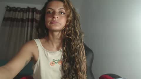Snapshot of yemaya_28 chatting on 05/11/26, 02:17 Yemaya 28 online show from 05/11/26, 02:17