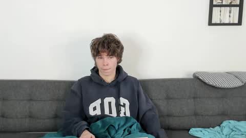 Yen online show from 09/26/25, 05:33