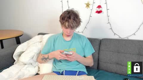 Snapshot of yen2025 chatting on 01/14/26, 09:20 Yen online show from 01/14/26, 09:20