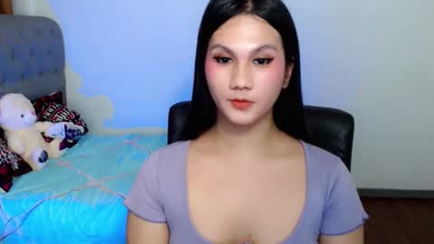Yen online show from 09/19/25, 02:35