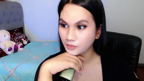 Yen online show from 09/23/25, 03:42