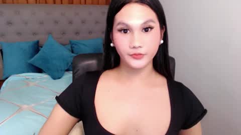 Yen online show from 10/19/25, 02:01